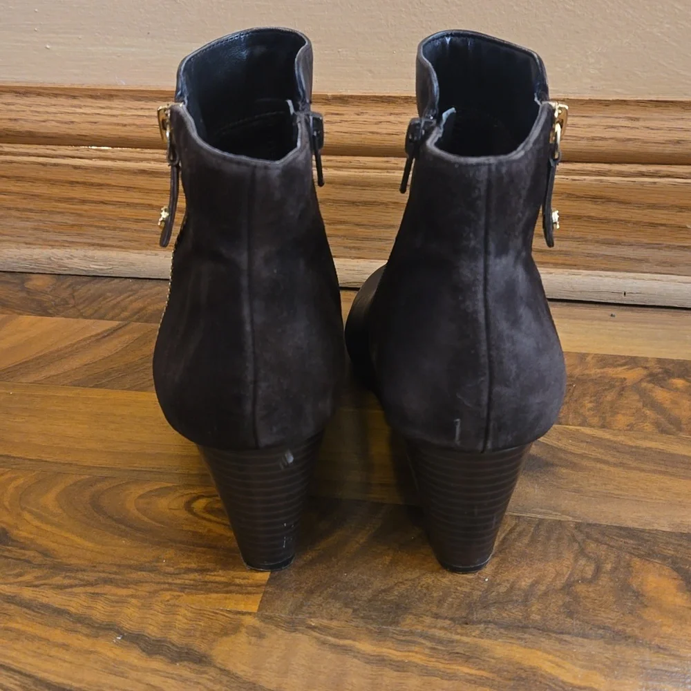 Issac Mizrahilive leather and suede ankle boots size 7 1/2